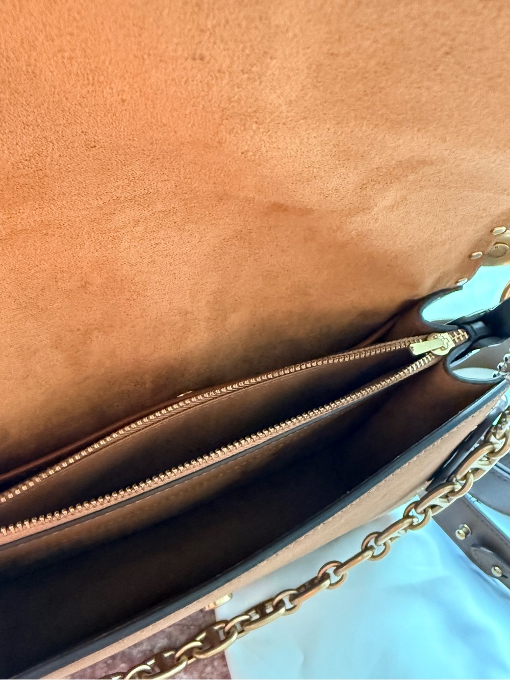 Coach - Beat Shoulder Bag In Colorblock With Rivets - Picture 6 of 7